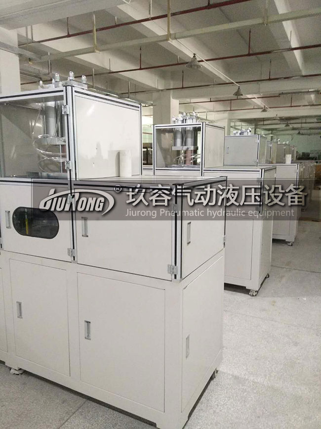 客戶的鋰電池極耳成型機(jī)，自動(dòng)入殼機(jī)產(chǎn)品圖1